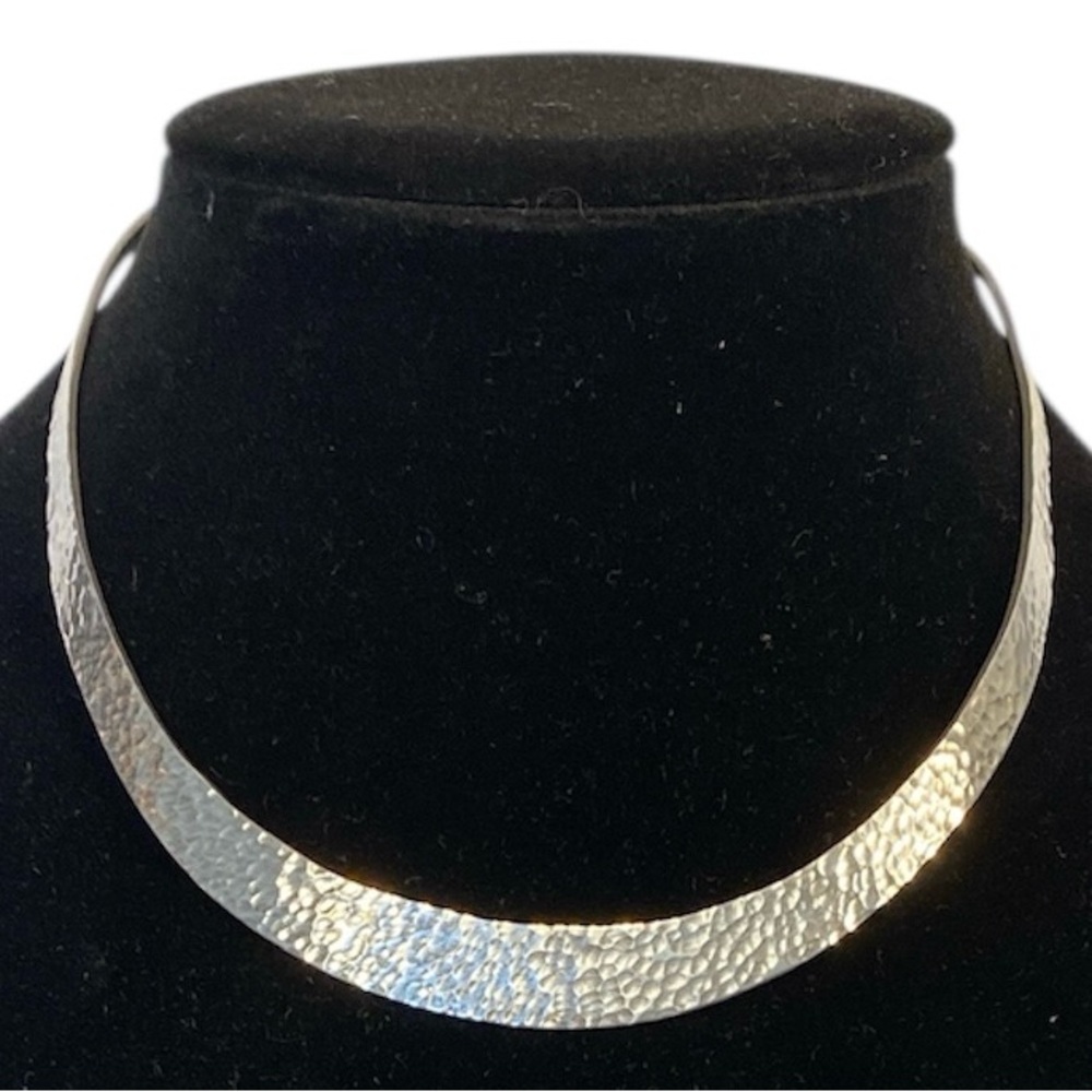 Chic Hammered Silver Necklace - image 1